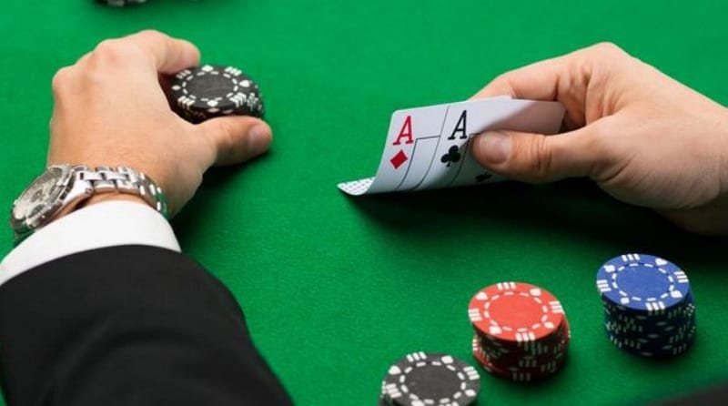 Lưu ý khi chơi poker online